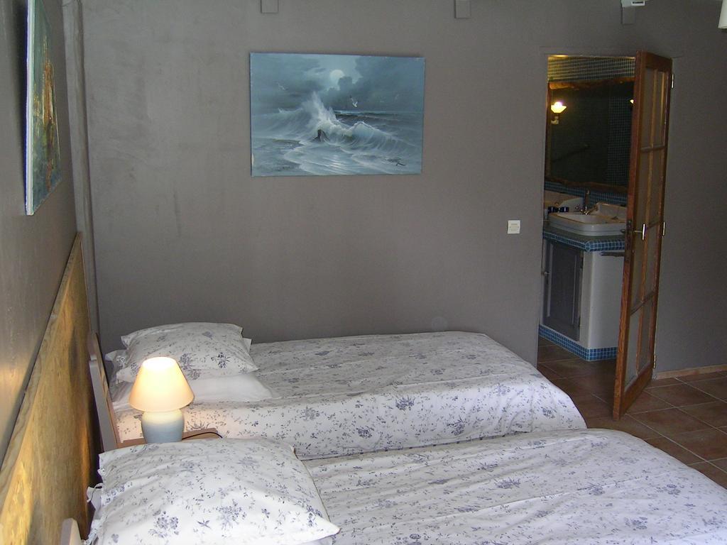 Mas La Provence Bed & Breakfast L'Isle-sur-la-Sorgue Room photo